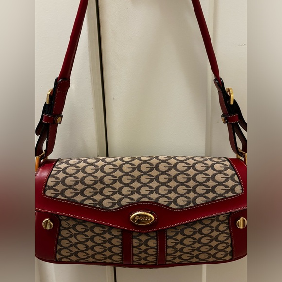 Beautiful vintage Guess purse - Picture 3 of 4